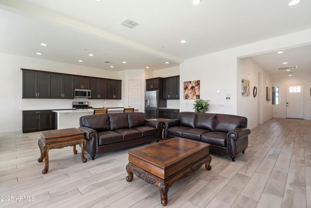 9329 W SELLS Drive, Phoenix, AZ 85037