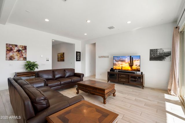 9329 W SELLS Drive, Phoenix, AZ 85037