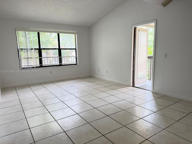 4381 W Mcnab Rd 15, Pompano Beach, FL 33069