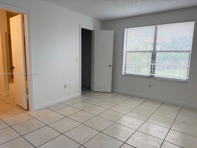 4381 W Mcnab Rd 15, Pompano Beach, FL 33069