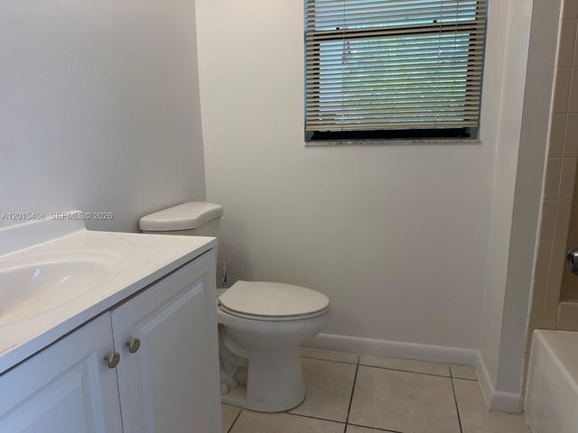 4381 W Mcnab Rd 15, Pompano Beach, FL 33069