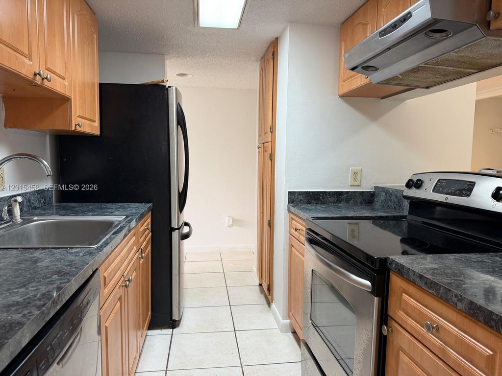 4381 W Mcnab Rd 15, Pompano Beach, FL 33069