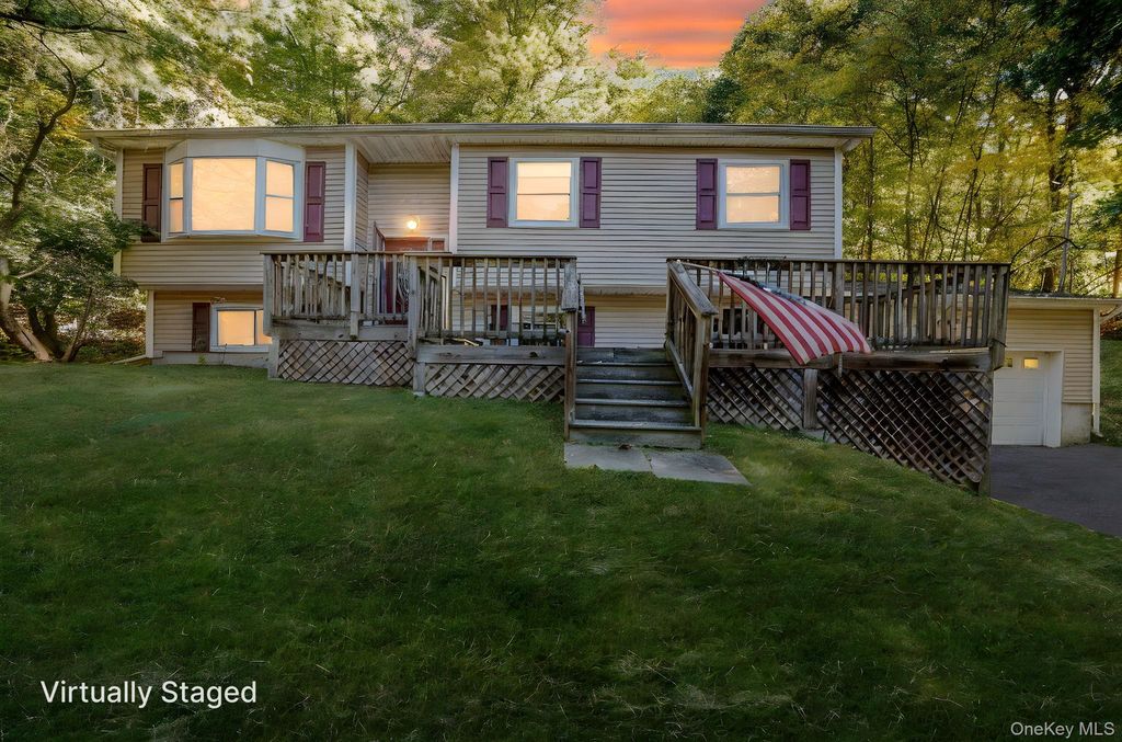 68 Old Sylvan Lake Road, Hopewell Junction, NY 12533