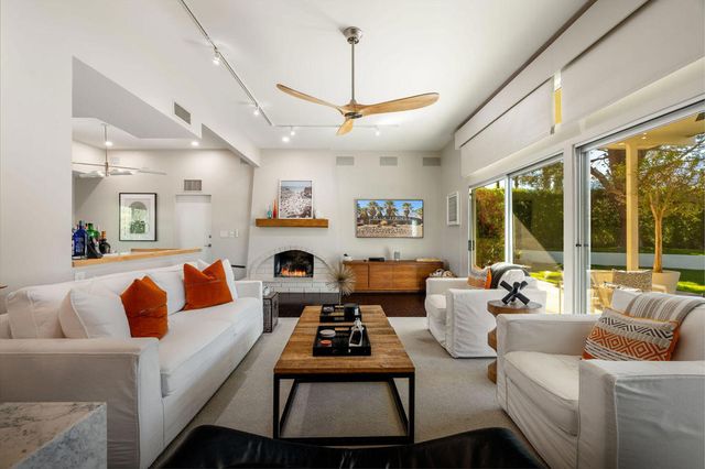 545 N Chiquita Circle, Palm Springs, CA 92262