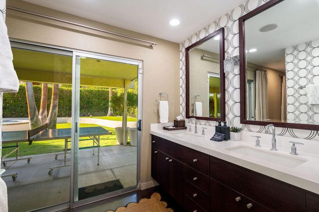 545 N Chiquita Circle, Palm Springs, CA 92262