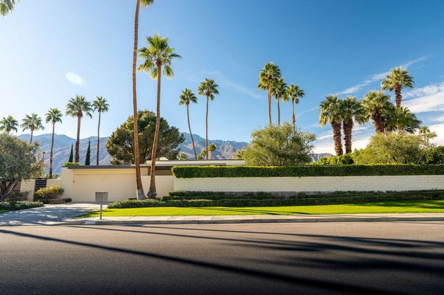 545 N Chiquita Circle, Palm Springs, CA 92262