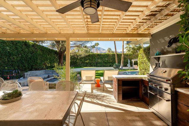 545 N Chiquita Circle, Palm Springs, CA 92262