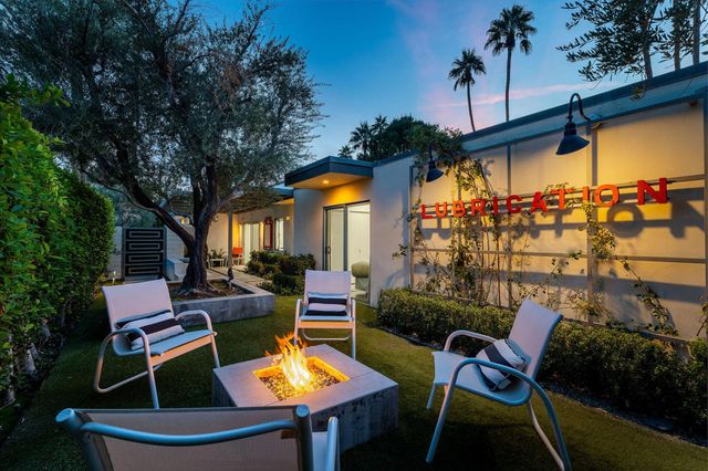 545 N Chiquita Circle, Palm Springs, CA 92262