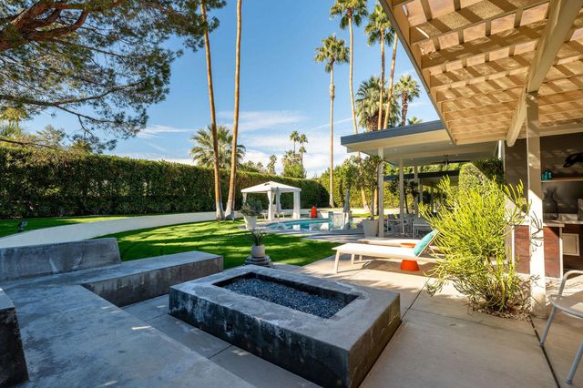 545 N Chiquita Circle, Palm Springs, CA 92262