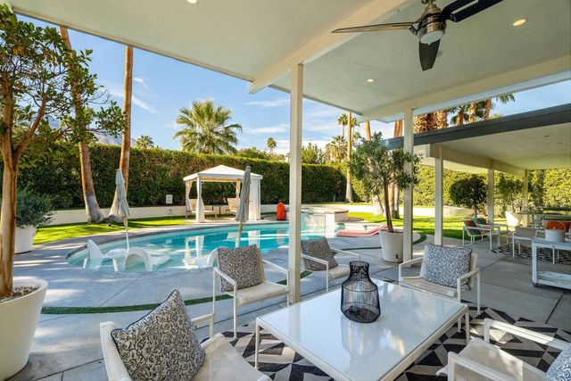 545 N Chiquita Circle, Palm Springs, CA 92262