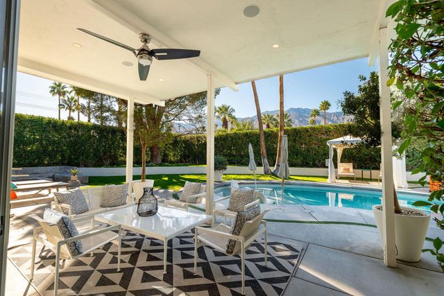 545 N Chiquita Circle, Palm Springs, CA 92262