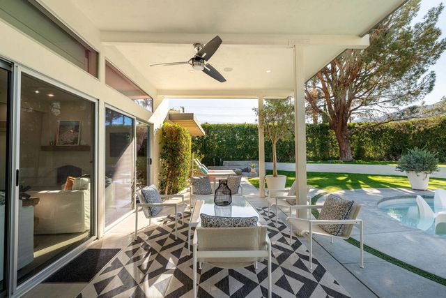 545 N Chiquita Circle, Palm Springs, CA 92262