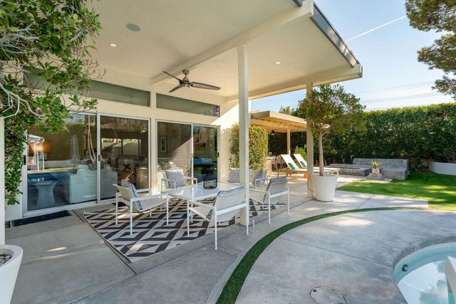 545 N Chiquita Circle, Palm Springs, CA 92262