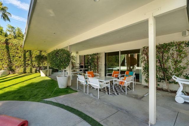 545 N Chiquita Circle, Palm Springs, CA 92262