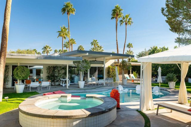 545 N Chiquita Circle, Palm Springs, CA 92262
