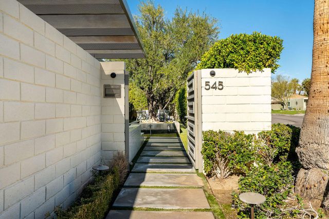 545 N Chiquita Circle, Palm Springs, CA 92262