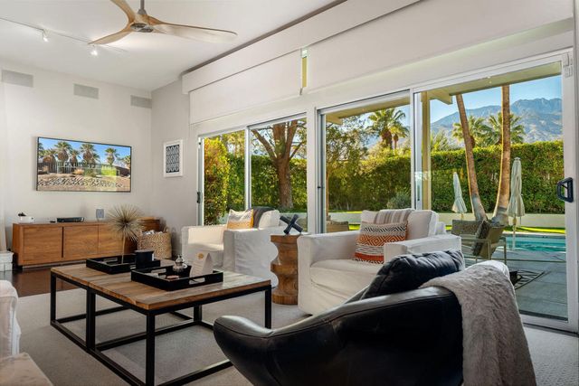 545 N Chiquita Circle, Palm Springs, CA 92262