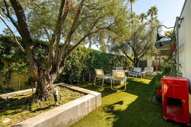 545 N Chiquita Circle, Palm Springs, CA 92262