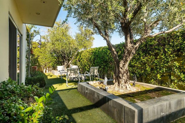 545 N Chiquita Circle, Palm Springs, CA 92262