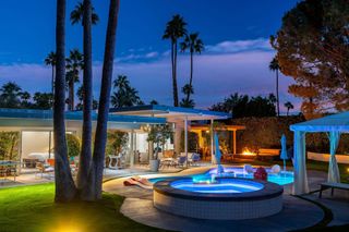 545 N Chiquita Circle, Palm Springs, CA 92262