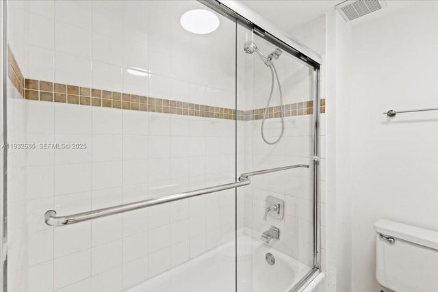 302 Lakeview Dr 203, Weston, FL 33326