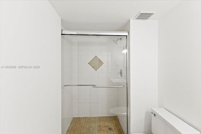 302 Lakeview Dr 203, Weston, FL 33326