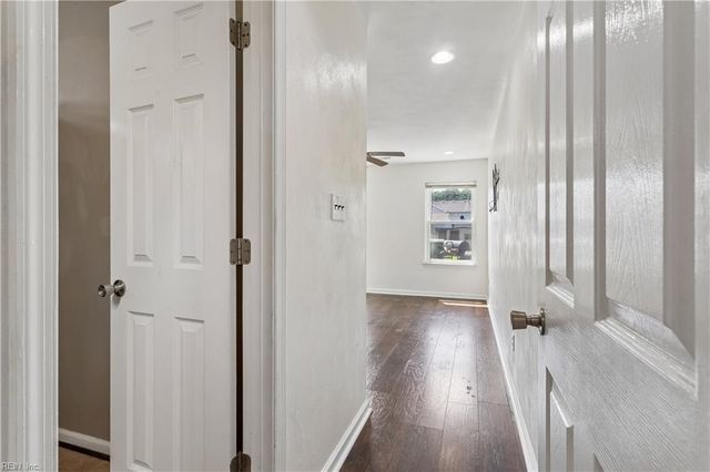305 Greenfield CRES, Suffolk, VA 23434