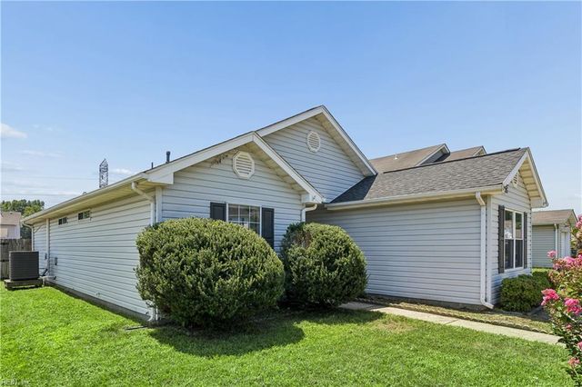 305 Greenfield CRES, Suffolk, VA 23434