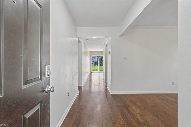 305 Greenfield CRES, Suffolk, VA 23434