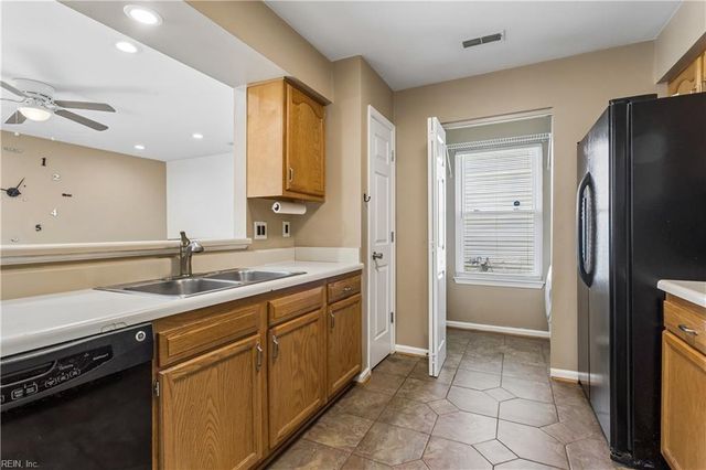 305 Greenfield CRES, Suffolk, VA 23434
