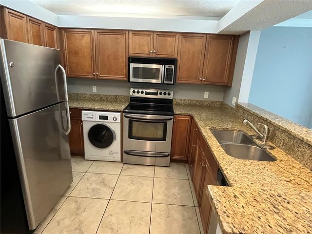 2760 COCONUT BAY LANE 2C LANE 223, Sarasota, FL 34237