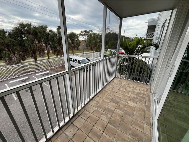 2760 COCONUT BAY LANE 2C LANE 223, Sarasota, FL 34237