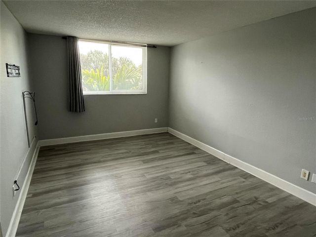 2760 COCONUT BAY LANE 2C LANE 223, Sarasota, FL 34237