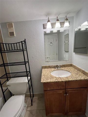 2760 COCONUT BAY LANE 2C LANE 223, Sarasota, FL 34237