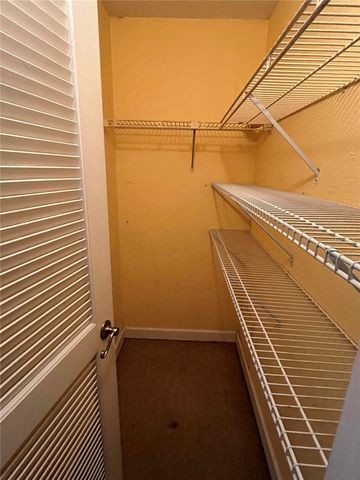 2760 COCONUT BAY LANE 2C LANE 223, Sarasota, FL 34237