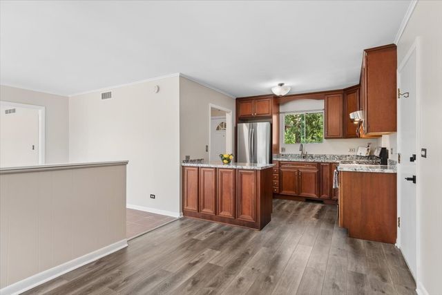 5346 Center Avenue, Lisle, IL 60532