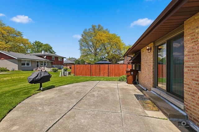 308 S Hickory Street, Glenwood, IL 60425