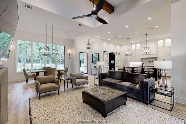 1629 Sawmill Rd, Franklin, TX 77837