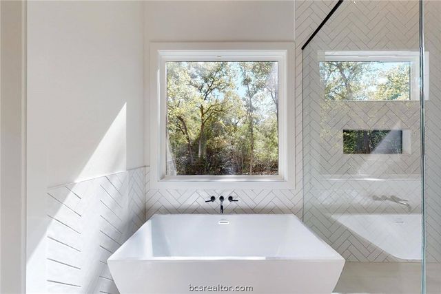 1629 Sawmill Rd, Franklin, TX 77837