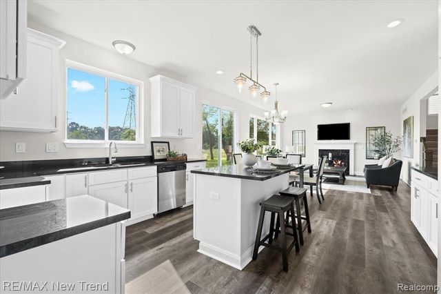 2406 Madison Street, Wixom, MI 48393