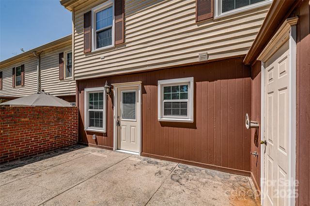 4705 Old Lantern Way, Charlotte, NC 28212