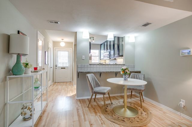 1211 Roaring Springs Road, Fort Worth, TX 76114