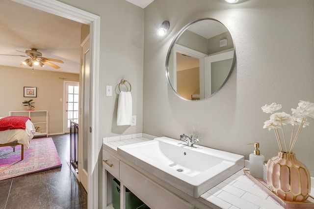 1211 Roaring Springs Road, Fort Worth, TX 76114