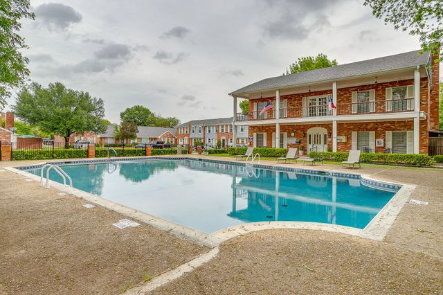 1211 Roaring Springs Road, Fort Worth, TX 76114