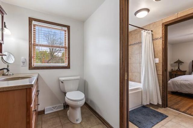 5966 Lynwood Boulevard, Mound, MN 55364