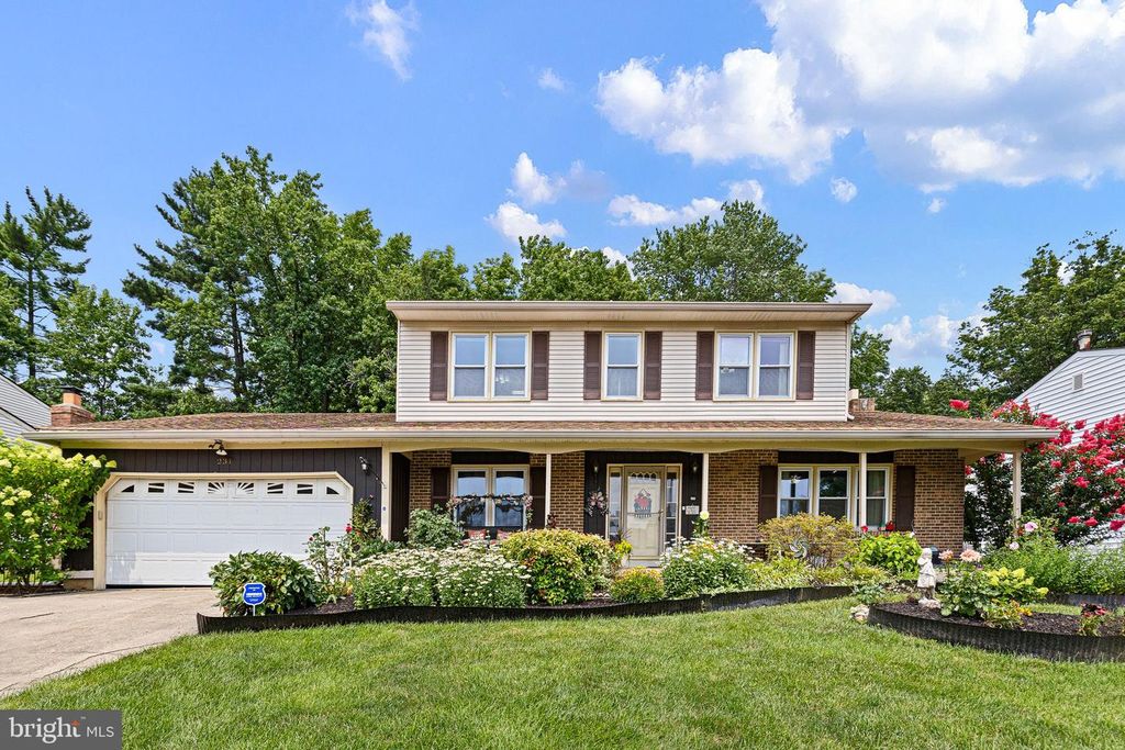231 E SENECA DR, Newark, DE 19702