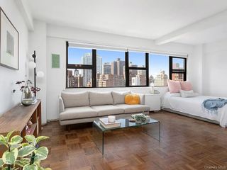 345 E 69th Street 16B, New York (manhattan), NY 10021