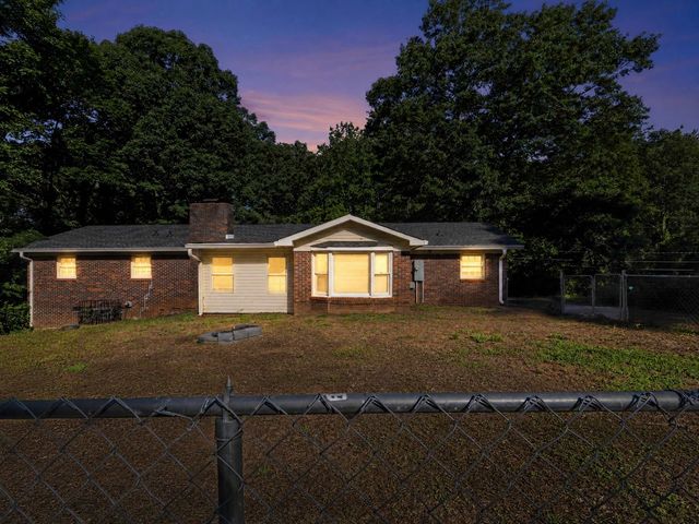 201 Tucker Rd, Spartanburg, SC 29306