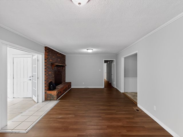 201 Tucker Rd, Spartanburg, SC 29306