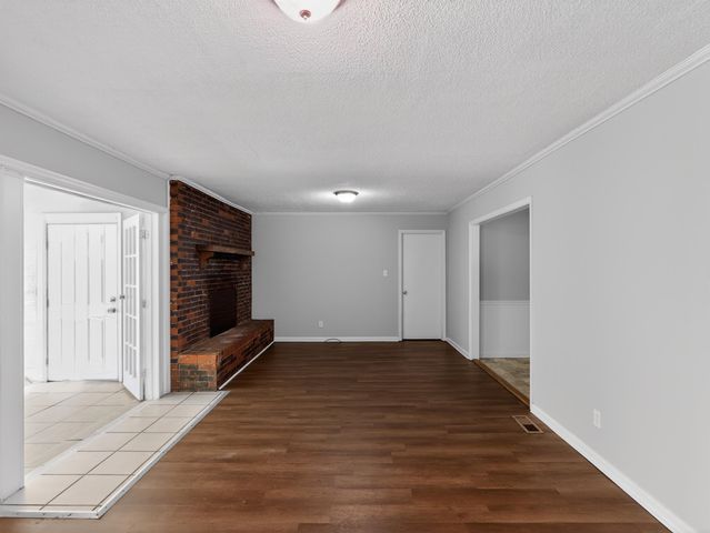 201 Tucker Rd, Spartanburg, SC 29306